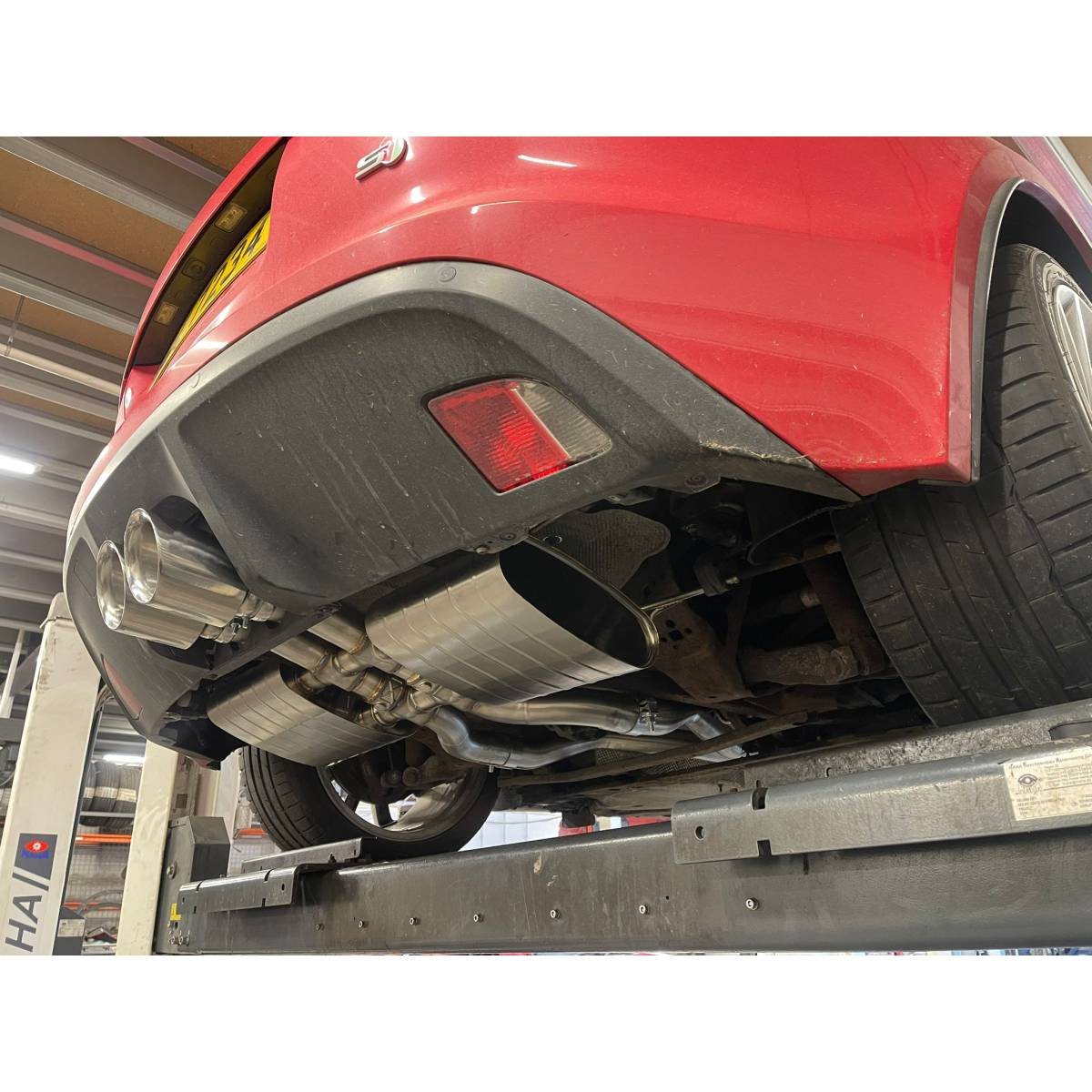 Jaguar F-Type 3.0 Supercharged Valvetronic Exhaust